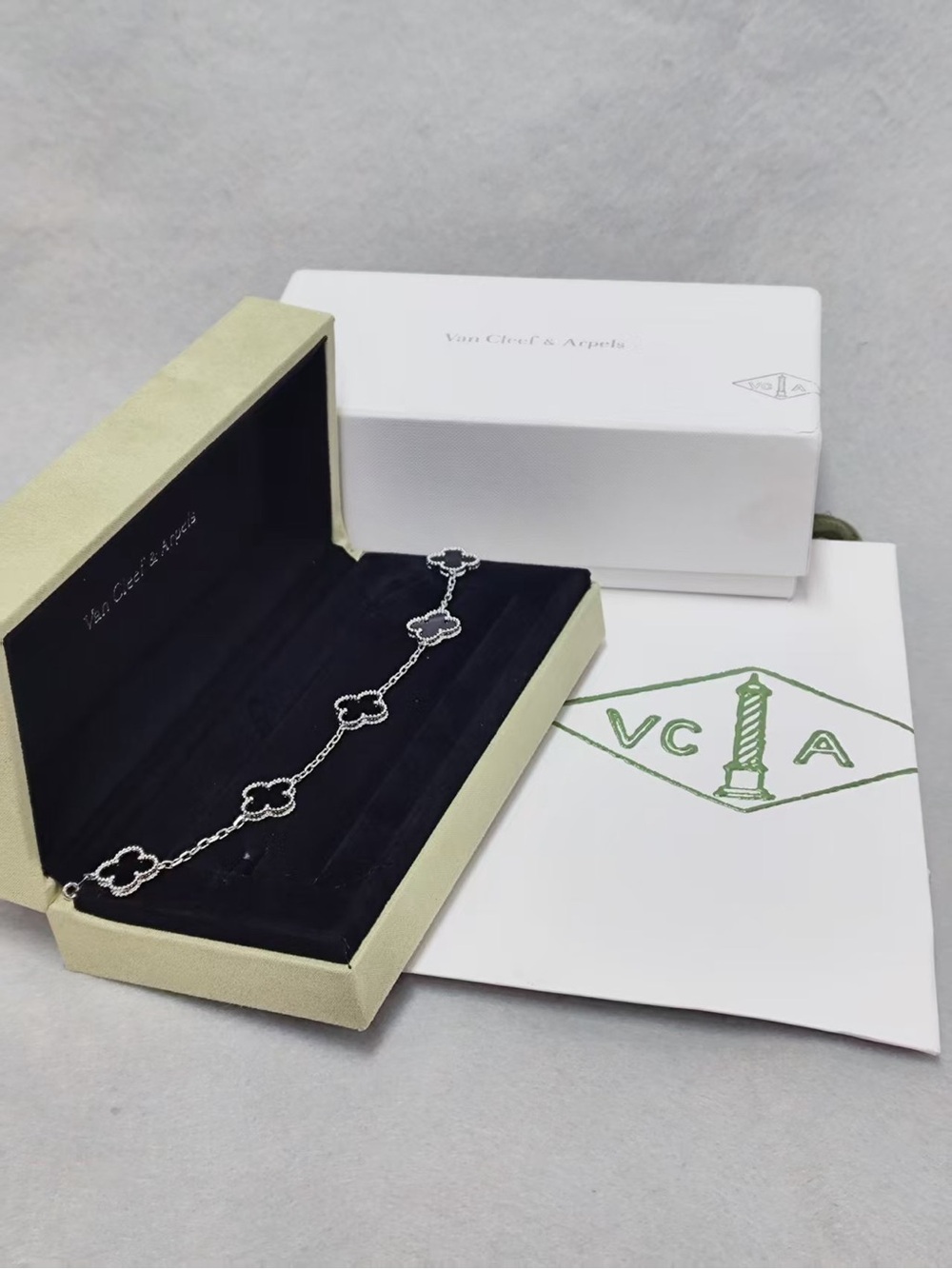 ✨ Van Cleef & Arpels Four Leaf Clover Chain Bracelet